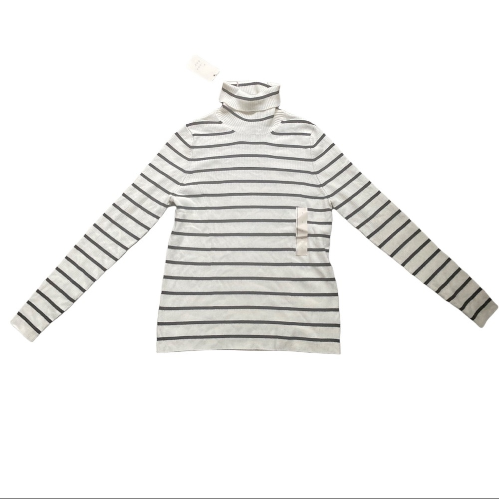 A new day Turtleneck sweater